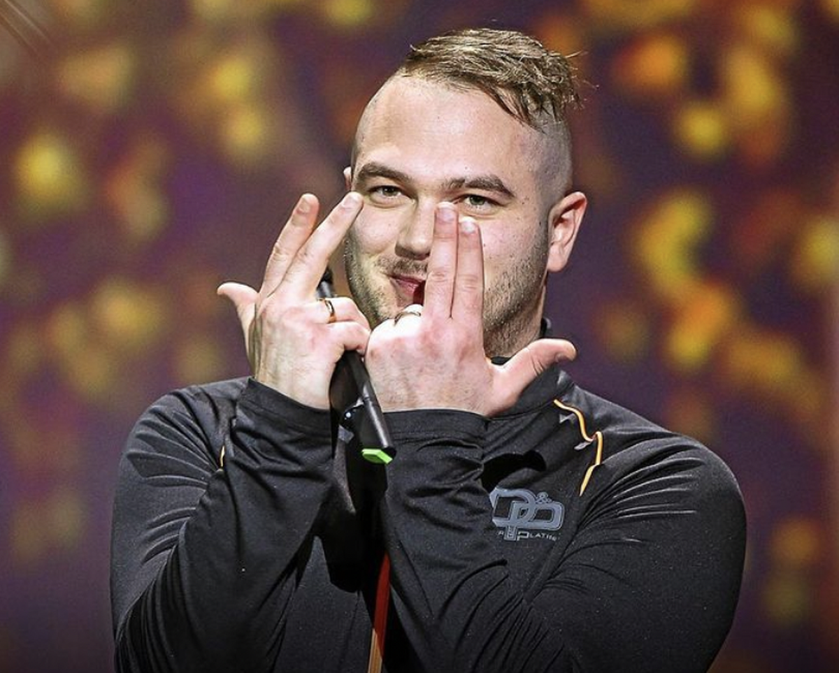 Le rappeur français Jul ne sera plus sur les playlists de Swiss Tennis.