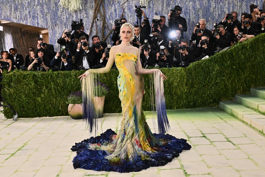 Emma Chamberlain arrives at The Metropolitan Museum of Art's Costume Institute benefit gala celebrating the opening of the "Costume Art" exhibition on Monday, May 4, 2026, in New York.  ...
