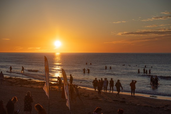This mornings mid summer sunrise on the beaches of Sunderland as swimmers and surfers enjoyed the earliest of sunrises Where: Sunderland, United Kingdom When: 21 Jun 2024 Credit: Simon Woodley/Cover I ...