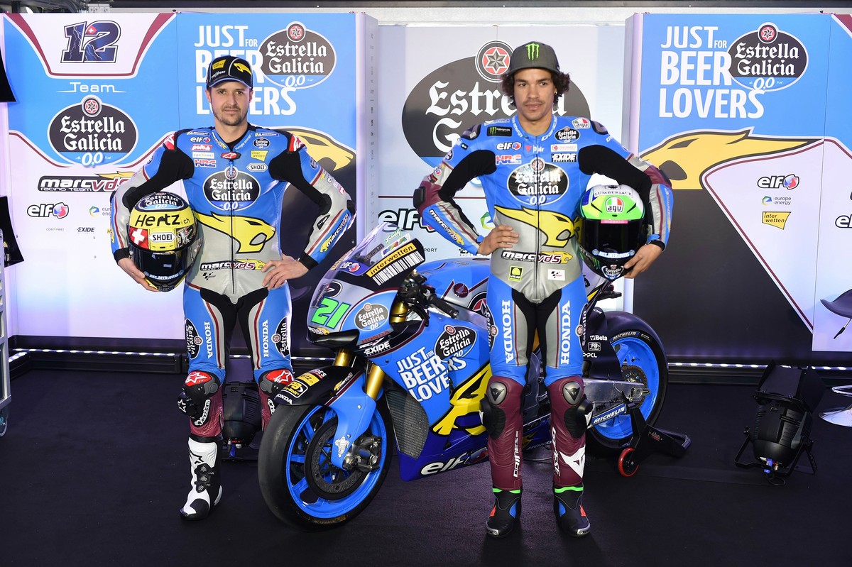 epa06582649 Estrella Galicia 0'0 MotoGP riders, Swiss Thomas Luthi (L) and Italian Franco Morbidelli, pose during the presentation of the new Estrella Galcicia 0'0 team at the Jarama racetra ...