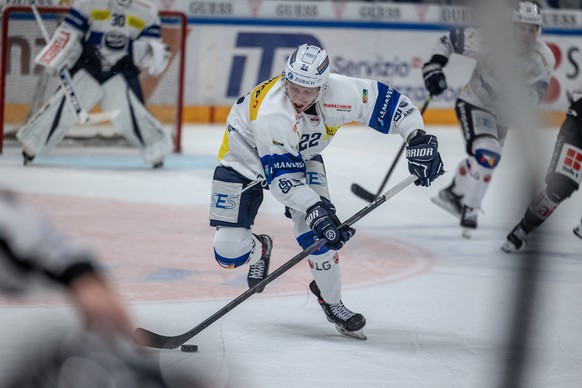Ambri's player Diego Kostner during the preliminary round game of National League Swiss ice hockey Championship 2022/23 between the HC Lugano and HC Ambri-Piotta at the Corner Arena in Lugano, Tuesday ...