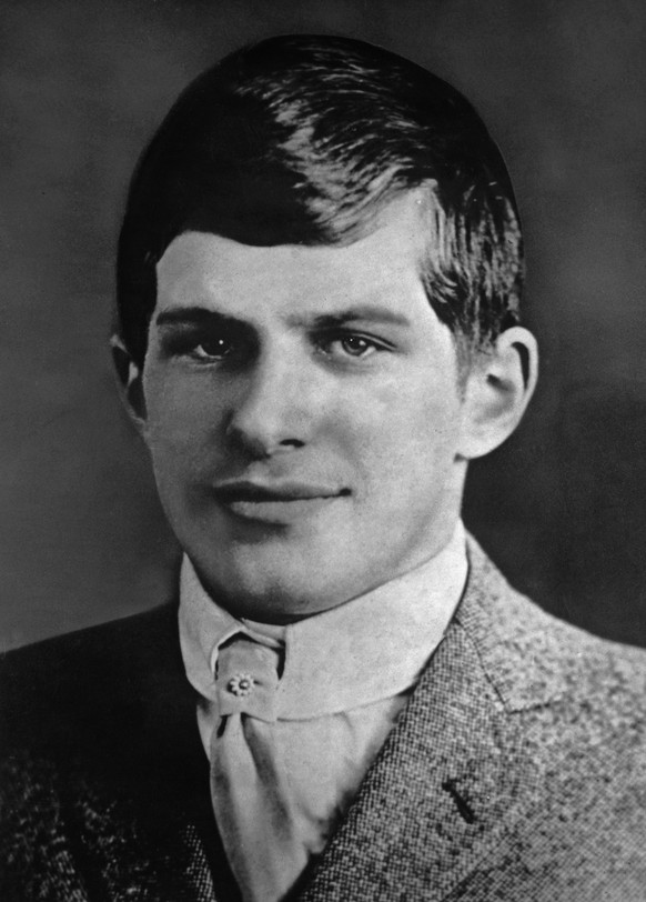 American child prodigy and mathematician William James Sidis (1898 - 1944), circa 1915. (Photo by Archive Photos/Getty Images)