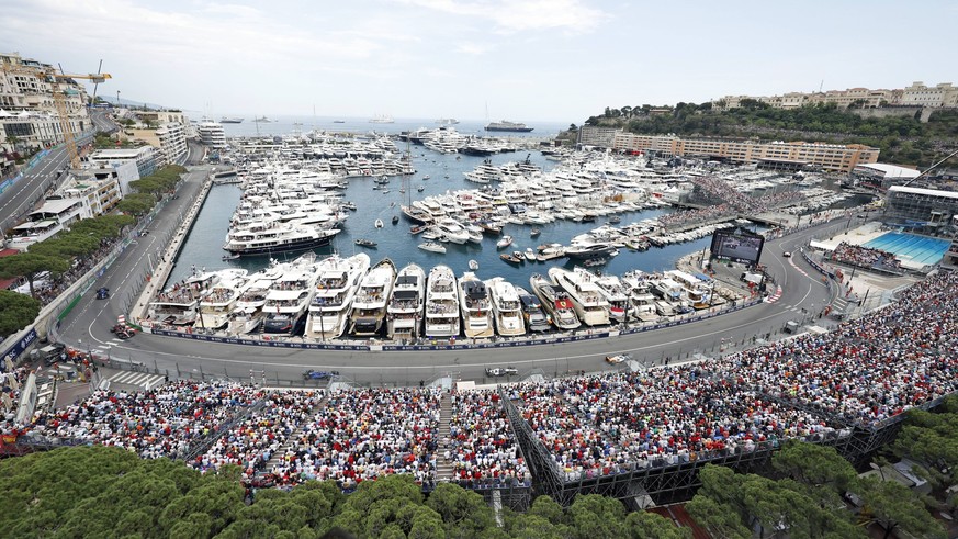 Formula 1 2023: Monaco GP CIRCUIT DE MONACO, MONACO - MAY 28: Oscar Piastri, McLaren MCL60, leads Nyck de Vries, AlphaTauri AT04, and Alex Albon, Williams FW45 during the Monaco GP at Circuit de Monac ...