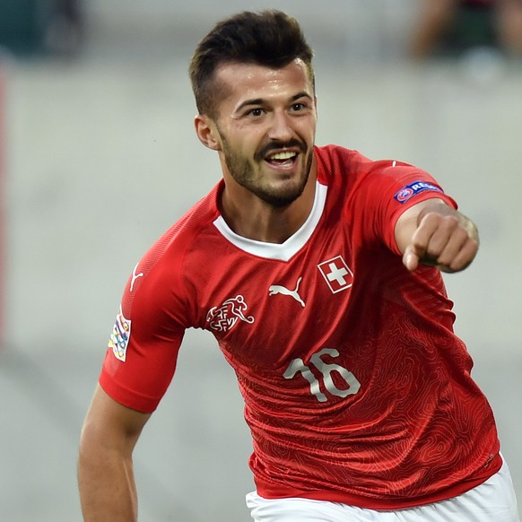 epa07006443 Switzerland&#039;s Albian AJeti celebrates after the fift goal during the UEFA Nations League group 2 match between Switzerland and Iceland at the Kybunpark stadium in St. Gallen, Switzerl ...