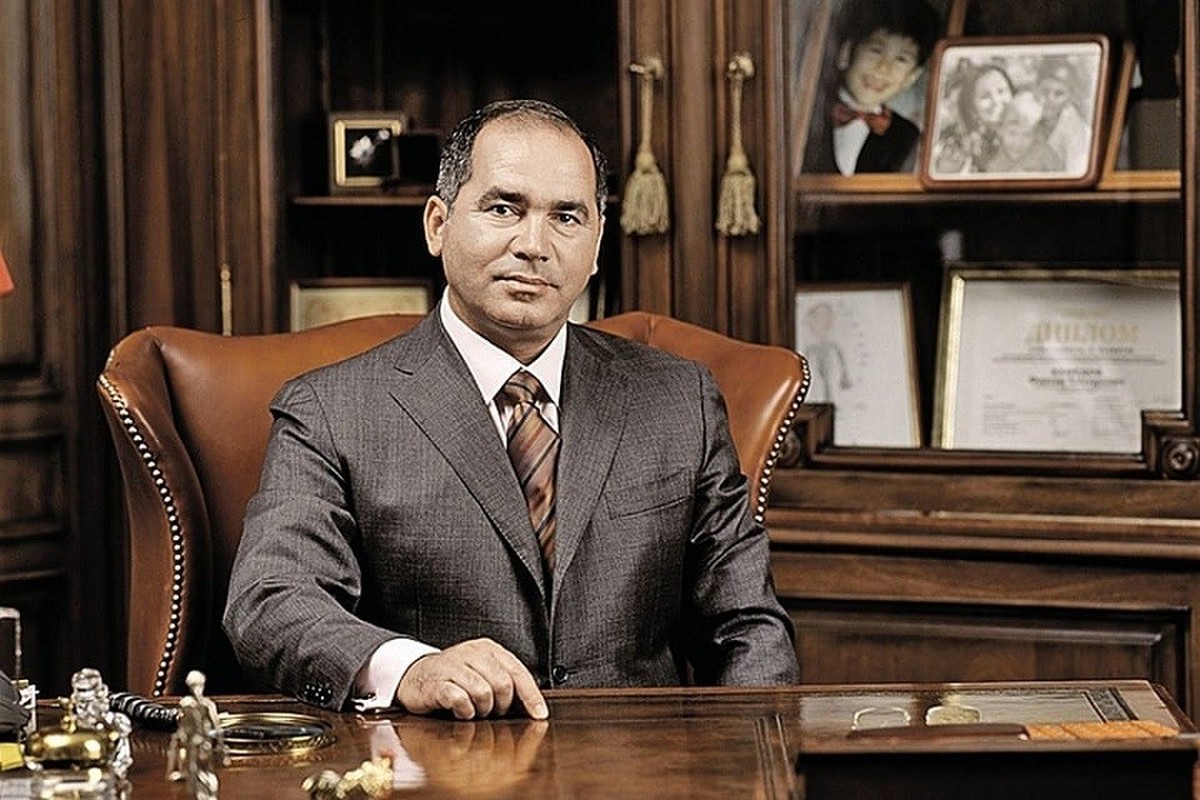 Farkhad Akhmedov.