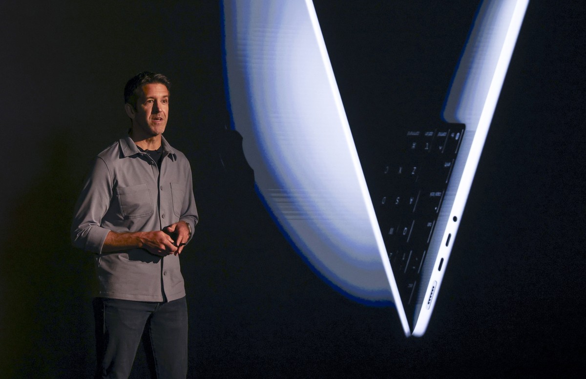epa12903434 (FILE) - Apple senior vice president of hardware engineering John Ternus presents the 'Apple Experience' to announce Apple's new products, including the MacBook Neo, in New  ...