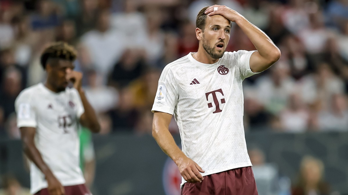 epa10797839 Munich's new player Harry Kane reacts during the German Super Cup soccer match between FC Bayern Munich and RB Leipzig in Munich, Germany, 12 August 2023. EPA/RONALD WITTEK CONDITIONS ...