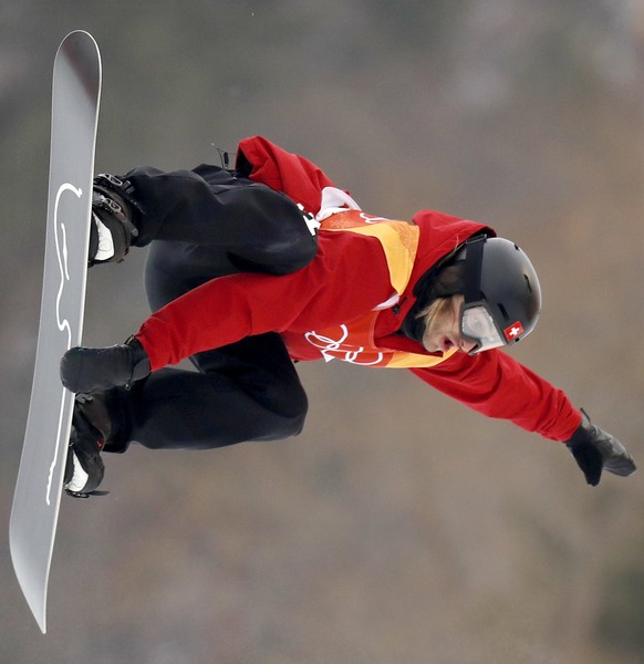 epa06522675 Patrick Burgener of Switzerland in action during the Men&#039;s Snowboard Halfpipe Final Run at the Bokwang Phoenix Park during the PyeongChang 2018 Olympic Games, South Korea, 14 February ...