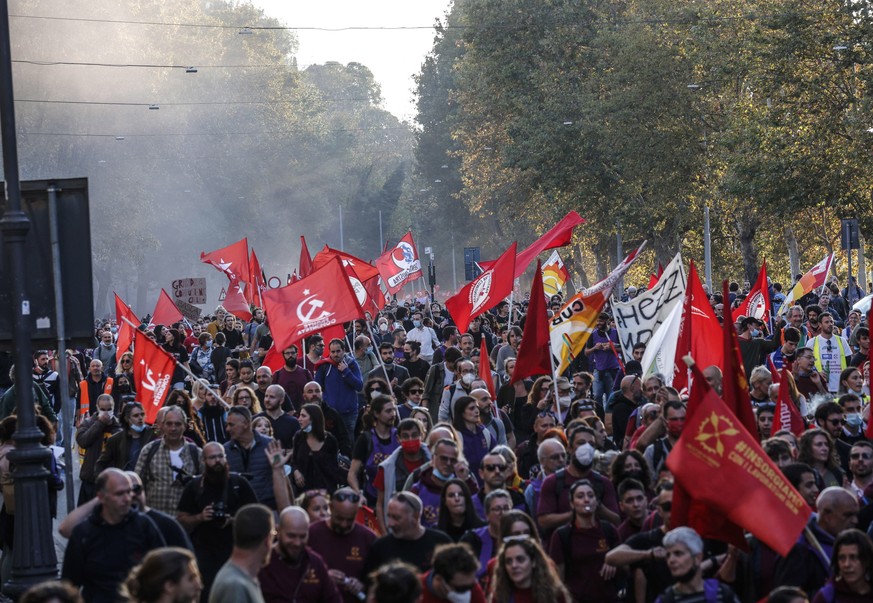 epa09554668 People demonstrate during the G20 summit in Rome, Italy, 30 October 2021. The Group of Twenty (G20) Heads of State and Government Summit will be held in Rome on 30 and 31 October 2021. EPA ...