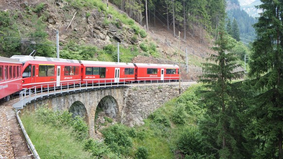 zugfahrt,bernina-express,rhätische bahn *** train,bernina express,rhaetian railway,trains sqf-fib