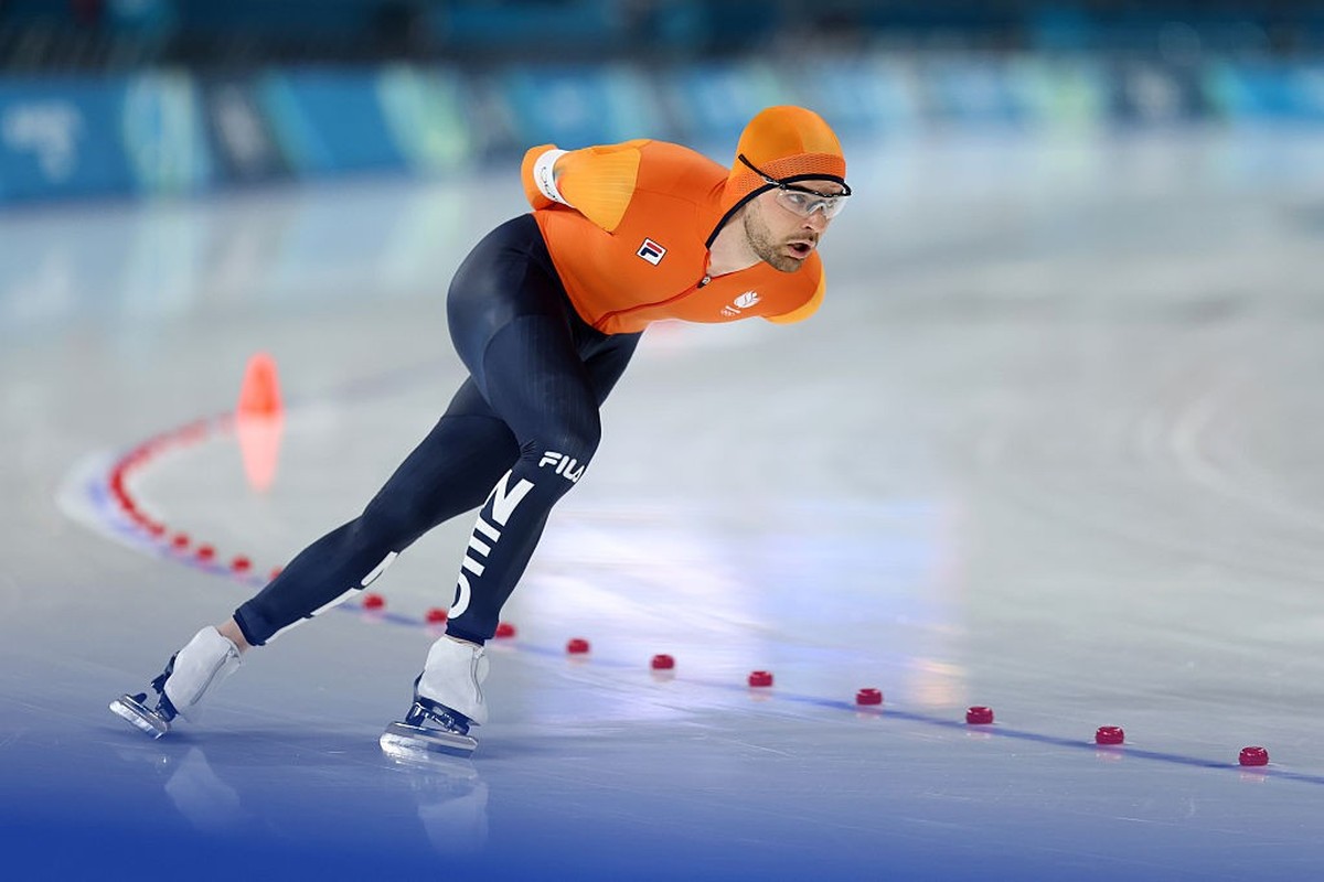 MILAN, ITALY - FEBRUARY 08: Chris Huizinga of Team Netherlands competes during Speed Skating Men's 5000m on day two of the Milano Cortina 2026 Winter Olympic games at Milano Speed Skating Stadium ...
