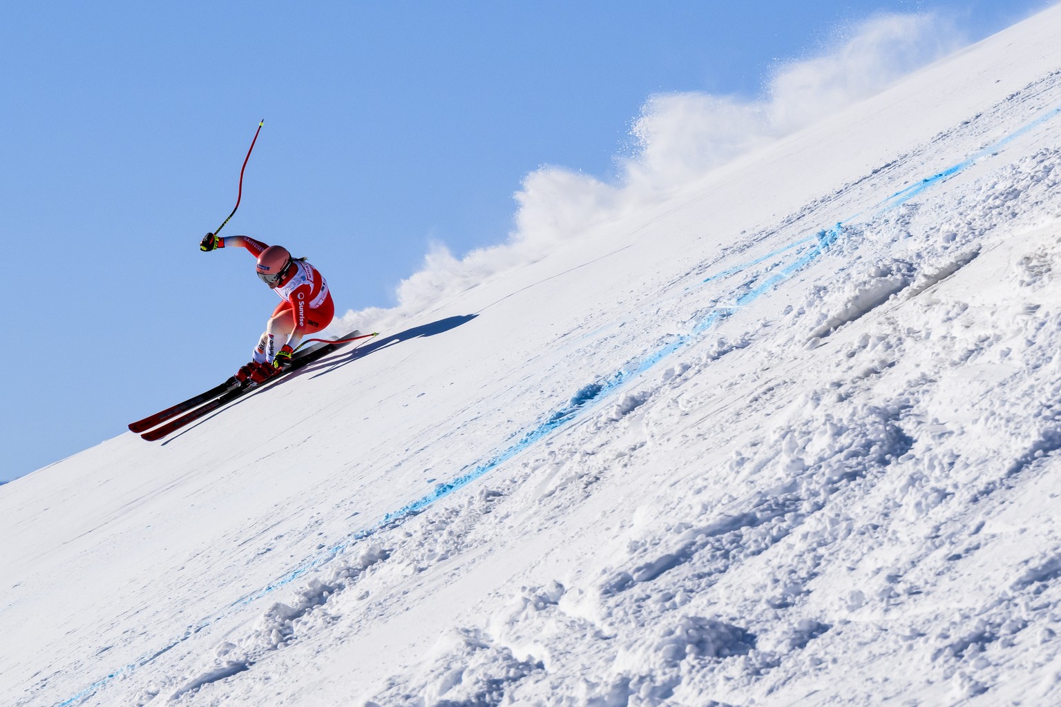 Joana Haehlen of Switzerland in action during the women&#039;s downhill race at the FIS Alpine Ski World Cup, in St. Moritz, Switzerland, Saturday, December 17, 2022. (KEYSTONE/Jean-Christophe Bott)