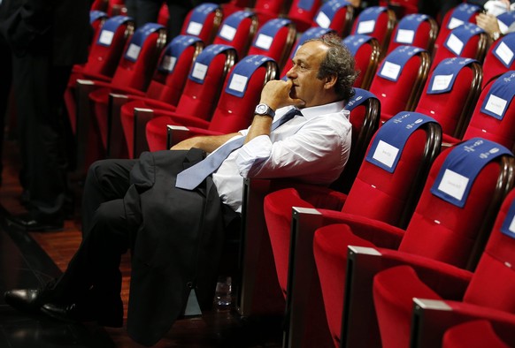 UEFA Präsident Michel Platini steht mit seinem Entscheid pro Katar und Russland in der Kritik.