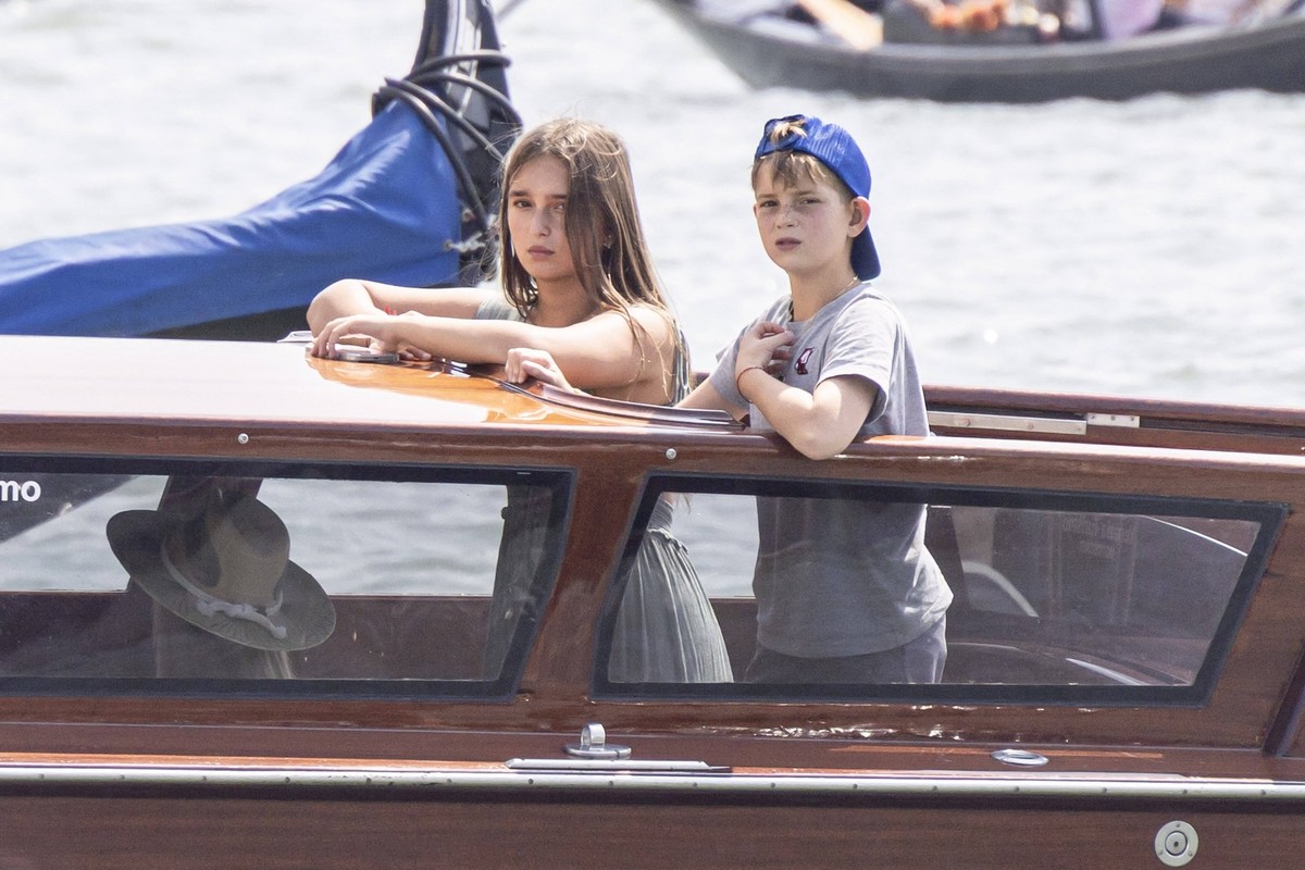 Ivanka Trump And Family Arrive At Their Hotel - Venice Please hide children s faces prior to the publication - Jared Kushner and wife Ivanka Trump with their kids Arabella Rose, Joseph Frederick arriv ...