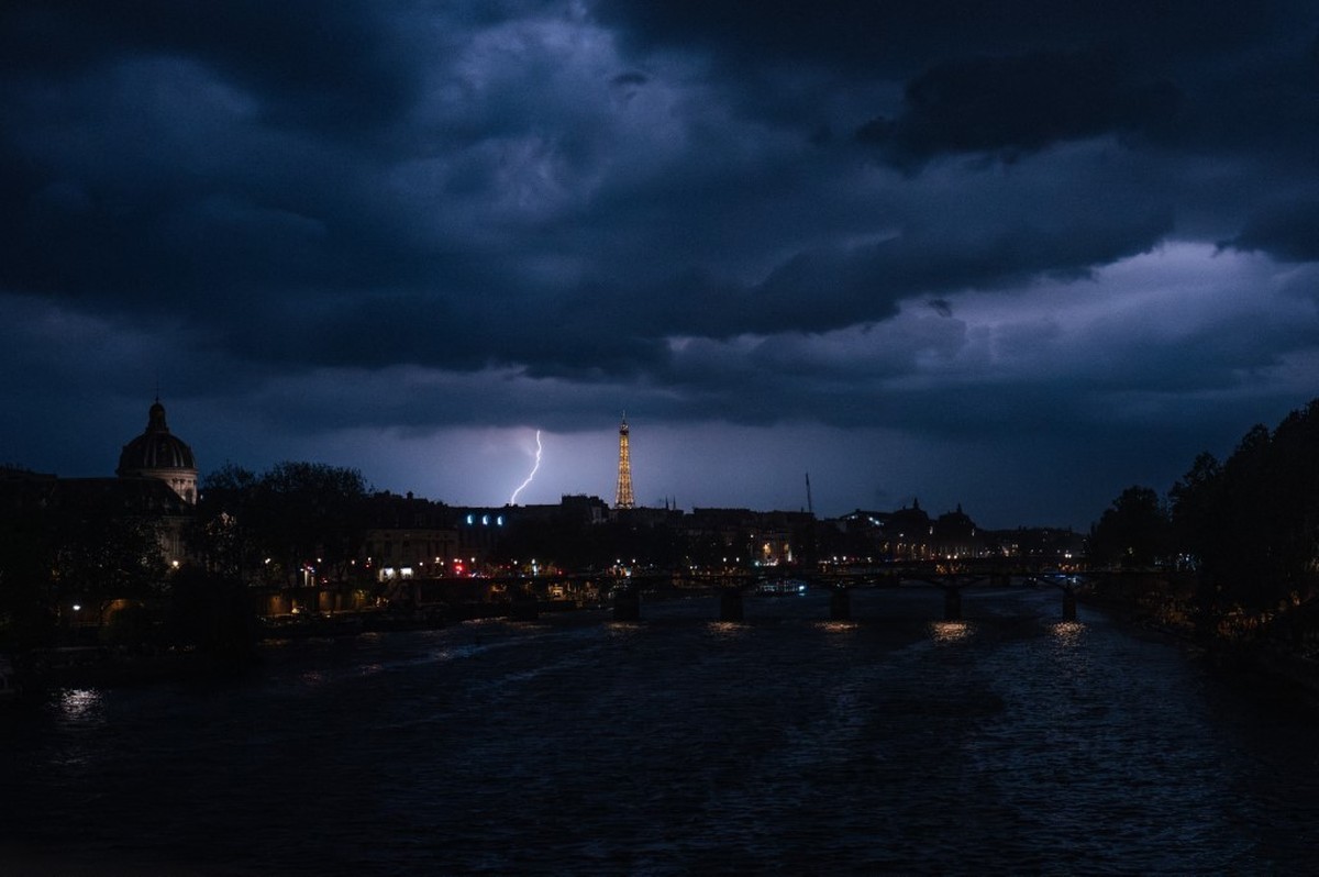 Violent orage à Paris