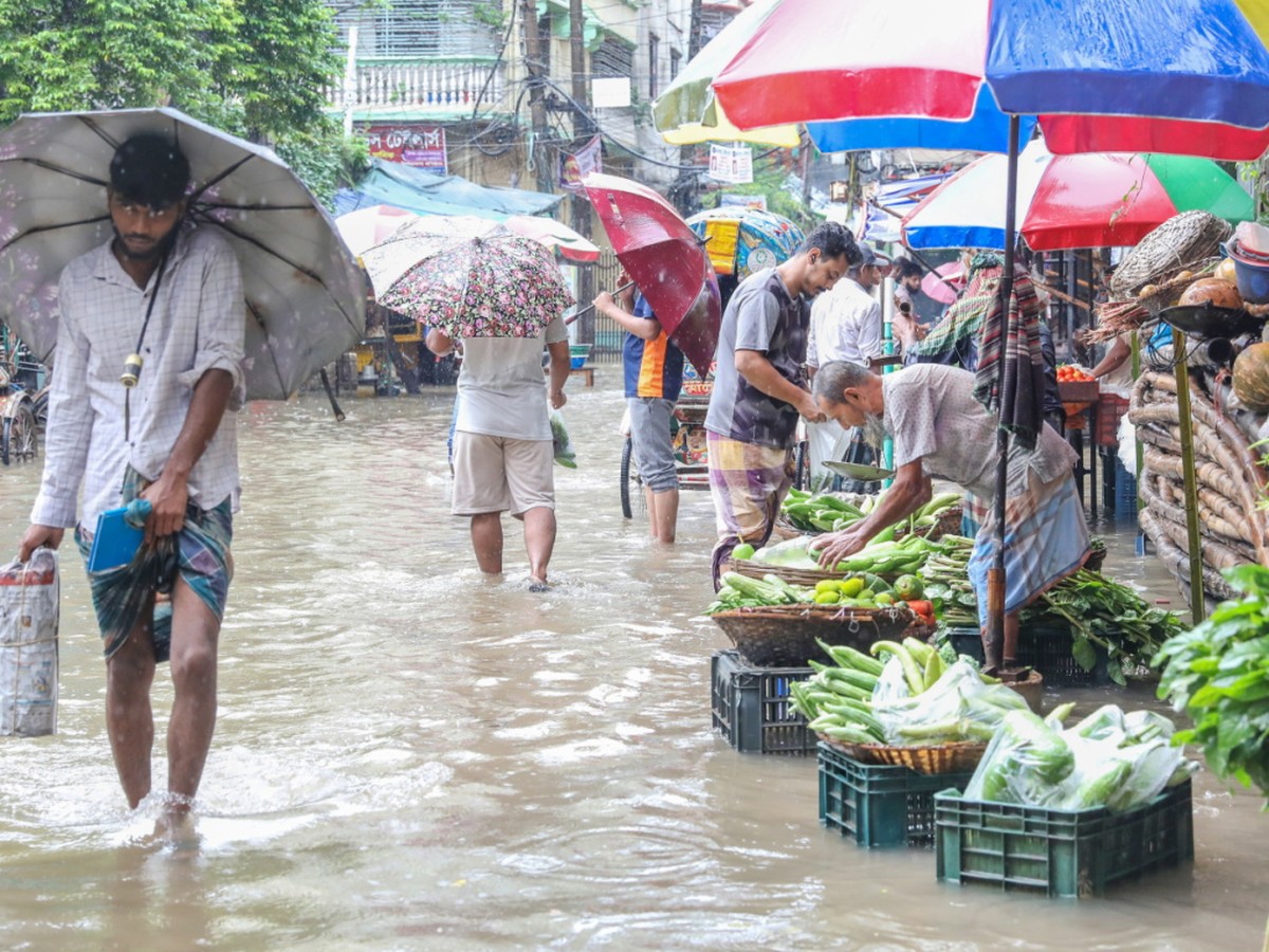 En une semaine, les inondations de la mousson - ici dans la capitale Dhaka - ont fait plus de 50 morts et des milliers de personnes ont dû été déplacées.
