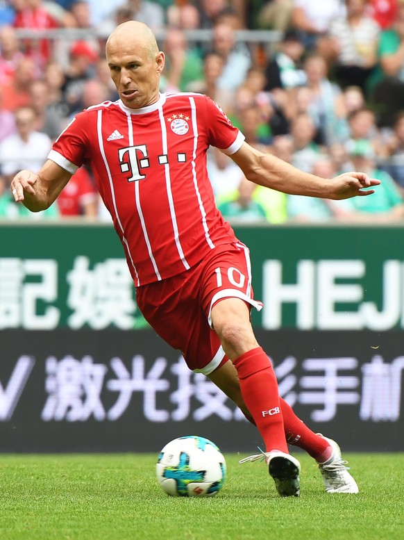 epa06164788 Bayern Munich&#039;s Arjen Robben in action during the German Bundesliga soccer match between SV Werder Bremen and FC Bayern Munich in Bremen, Germany, 26 August 2017. EPA/DAVID HECKER (EM ...