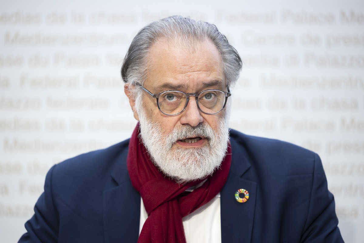 Carlo Sommaruga, Staenderat SP-GE, spricht waehrend einer Medienkonferenz zur Lancierung der eidgenoessischen Volksinitiative "Fuer die Anerkennung des Staates Palaestina", am Dienstag, 14.  ...