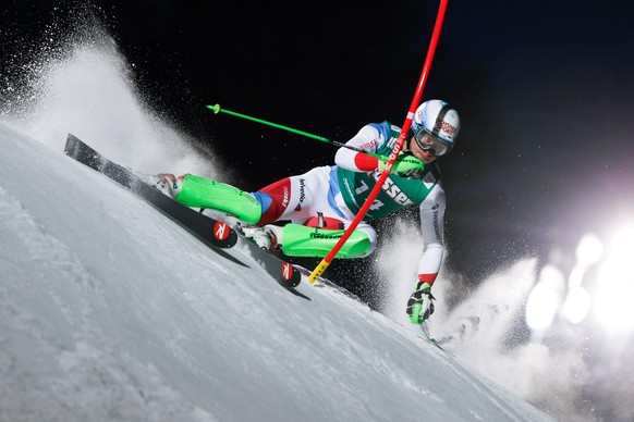 Janka zeigt im Slalom eine starke Leistung.