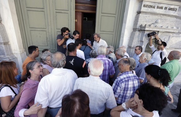 Andrang vor einer griechischen Bank in Athen.