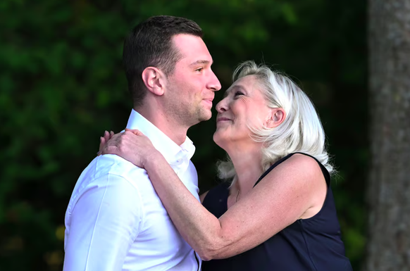 Jordan Bardella und Marine Le Pen vor wenigen Tagen bei einem Wahlauftritt in Liévin.