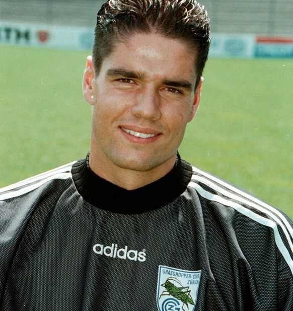 Portrait des Torhueters Pascal Zuberbuehler im Dress des Grasshopper Clubs Zuerich (Archivbild vom Juni 1996). Der 26jaehrige Nationalmannschafts-Ersatzkeeper steht Geruechten zufolge in Verhandlung m ...