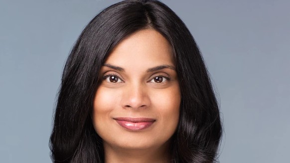 Elon Musk kritisiert Twitters Top-Juristin Vijaya Gadde. Nun wird sie von rechten Twitter-Usern rassistisch beschimpft.