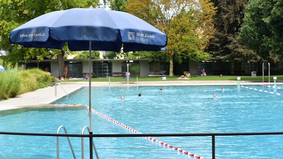 Schwimmbad Allenmoos, Saison 2020, Badesaison, Badi, Freibad, Sommerbad, Stadt, Zürich, Corona, Schutzkonzept, beschränke Personenzahl