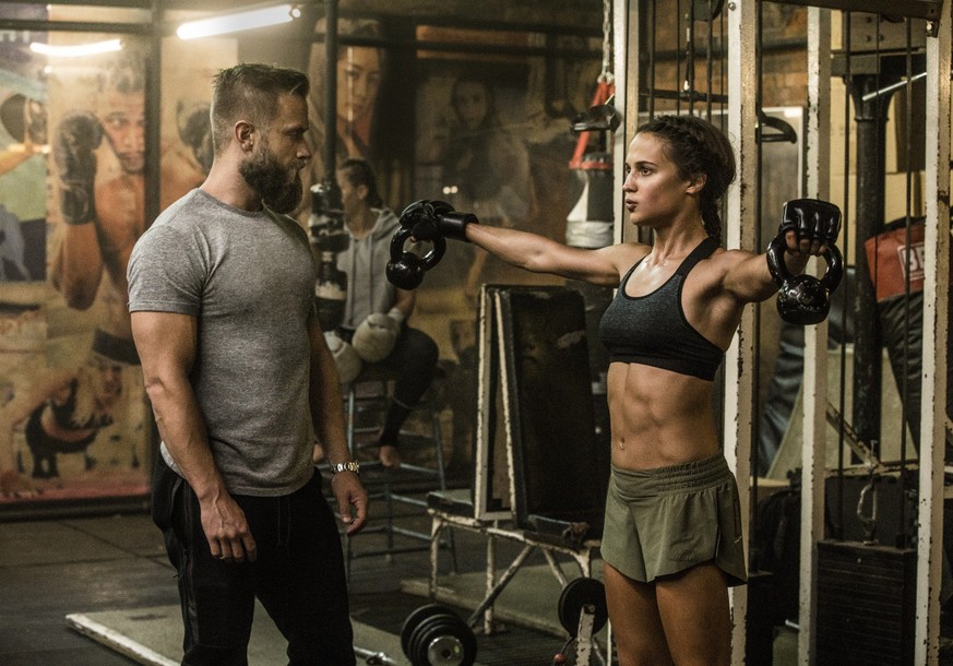 Jeder Muskel ist echt. Alicia Vikander beim knallharten Training für ihre knallharte Rolle als Lara Croft.