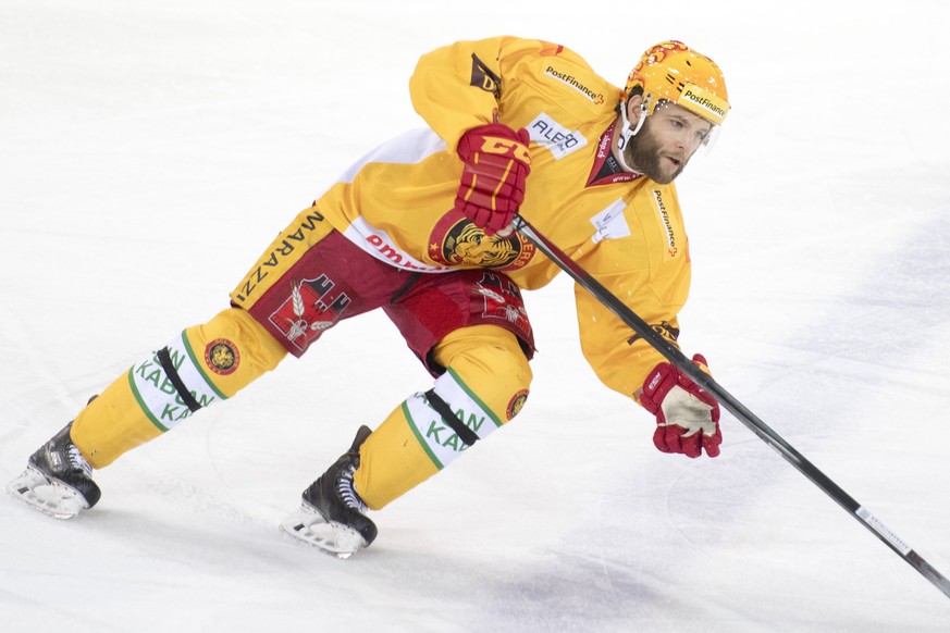 Langnaus Topscorer Rob Schremp waehrend dem Eishockey-Qualifikationsspiel der National League A zwischen dem EV Zug und den SCL Tigers, am Donnerstag, 22. Dezember 2016, in Zug. (PPR/Urs Flueeler)