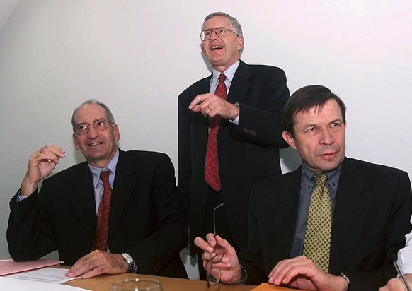 Zeit des Niedergangs: Die Bundesräte Pascal Couchepin und Kaspar Villiger und Parteichef Franz Steinegger nach den verlorenen Wahlen 1999.