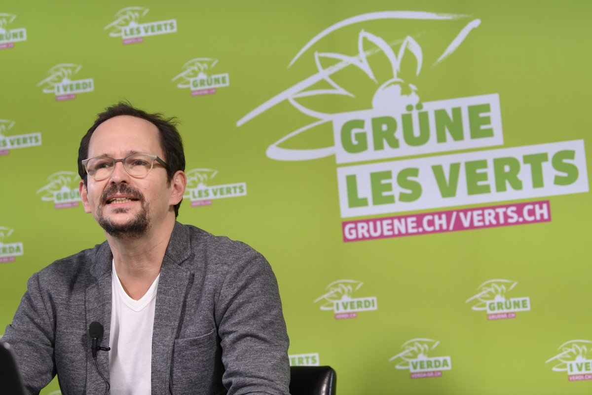 Balthasar Glaettli, Nationalrat GP-ZH, Parteipraesident Gruene Schweiz, spricht zu den Delegierten, waehrend der Delegiertenversammlung, am Samstag, 27. Maerz 2021, in Bern. Die DV findet online via V ...