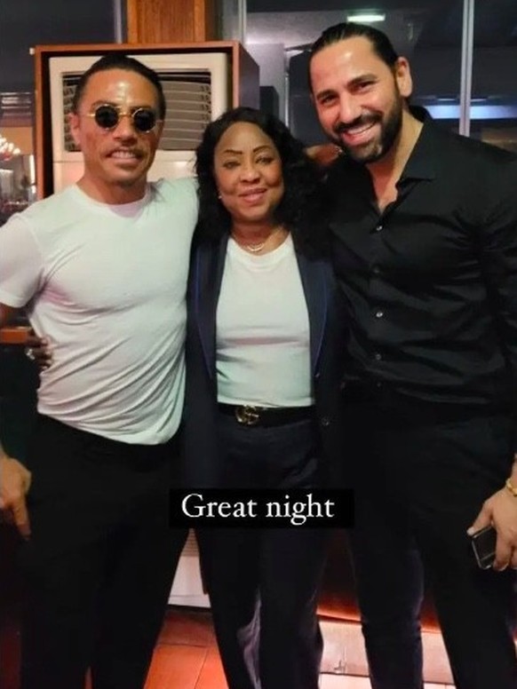 Ersan Gökay (rechts) organisiert für die damalige Fifa-Generalsekretärin Fatma Samoura (Mitte) am Abend vor dem WM-Final ein Familienessen bei Salt Bae (links).