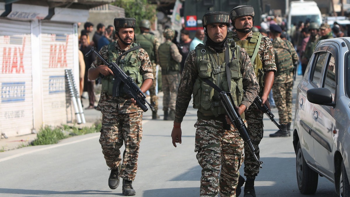 epa12079147 Indian security forces patrol a road in Pampore, in the outskirts of Srinagar, India, 07 May 2025. On 07 May, the Indian Armed Forces launched 'Operation Sindoor', hitting allege ...