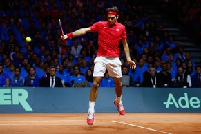 Roger Federer ist offen gegenüber der Neuerung, will sich aber noch nicht auf die Äste herauswagen.