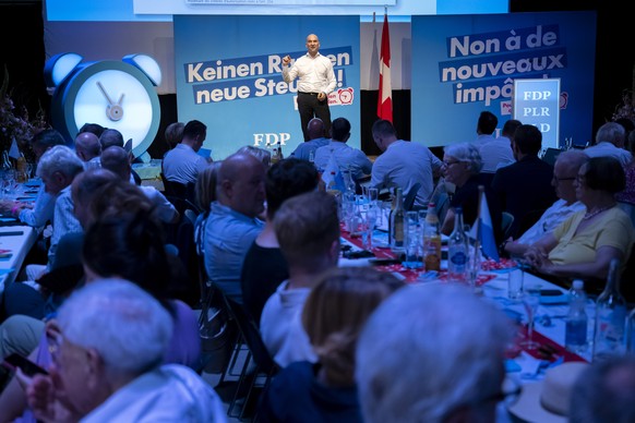 KKdt aD Thomas Suessli, ehemaliger Chef der Armee, spricht an der Delegiertenversammlung der FDP.Die Liberalen Schweiz, am Samstag, 27. Juni 2026 in Solothurn. (KEYSTONE/Anthony Anex)