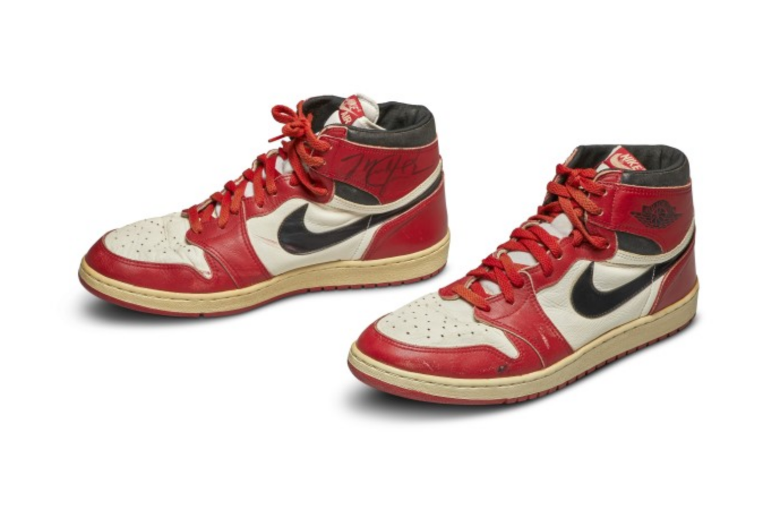 Michael Jordan Seine Schuhe Wurden Fur 560 000 Dollar Versteigert Watson