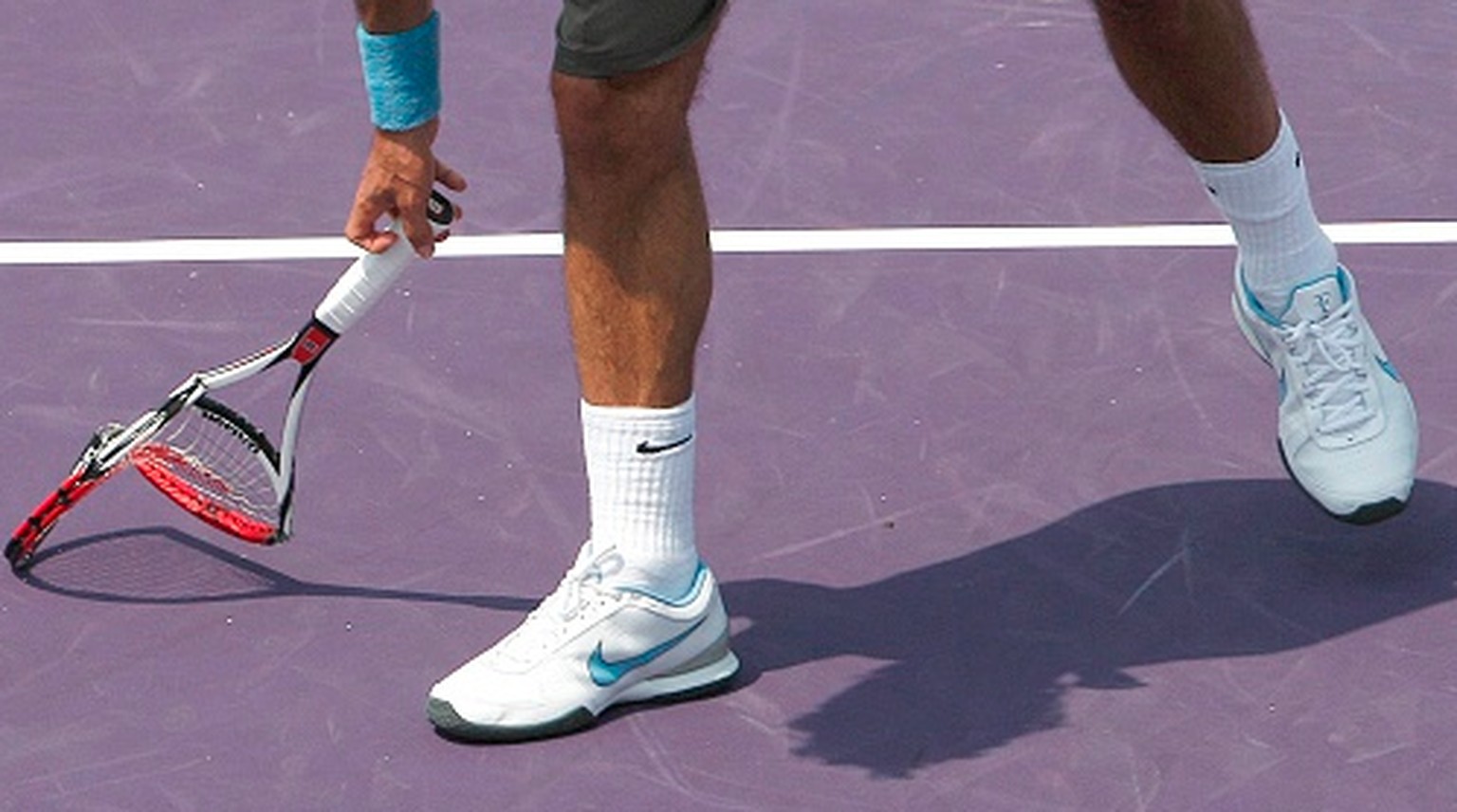 Kaum zu glauben, aber dieser kaputte Schläger gehört tatsächlich dem «Mr. Nice Guy» Roger Federer.
