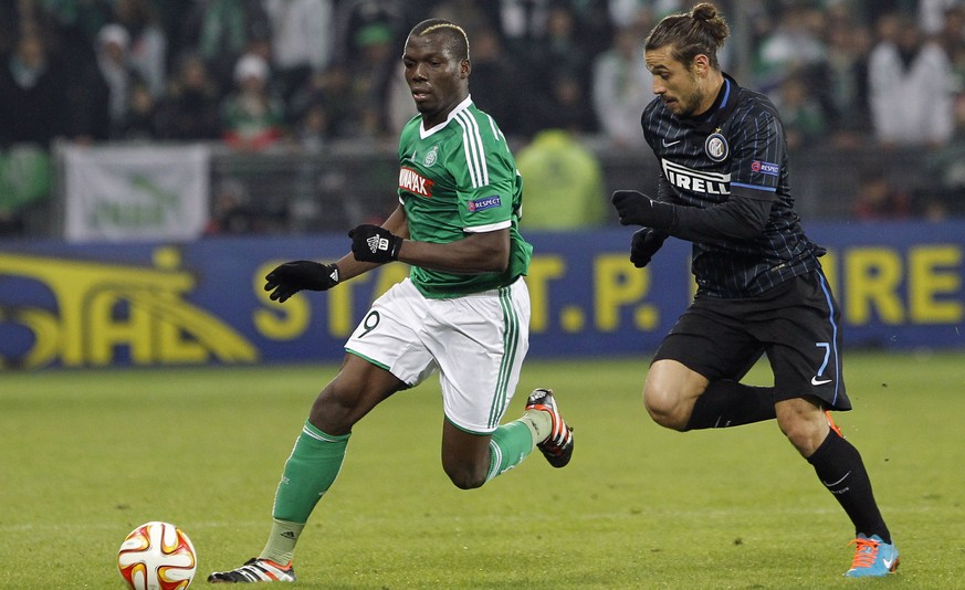 Die Ähnlichkeit zu Paul ist frappant: Florentin Pogba hier im Zweikampf mit&nbsp;Inters Pablo Osvaldo.