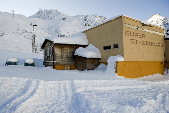 Bourg-St.-Pierre besteht aus einem Skilift und einem Grenzübergang. Einwohner gibt es fast keine. Resultat: Hohe Kriminalitätsraten.