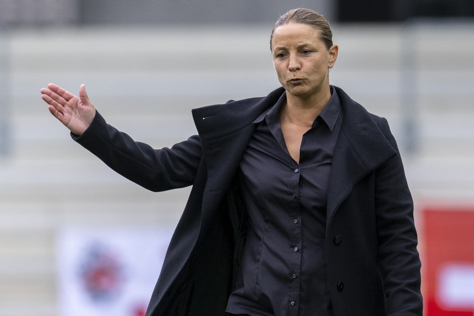 Switzerland&#039;s Coach Inka Grings during the soccer match between Switzerland and The Zambia, at the Tissot Arena, Switzerland, Friday June 30, 2023. (KEYSTONE/Marcel Bieri)