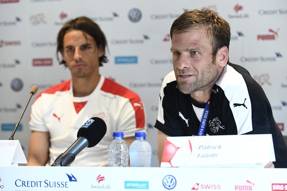 08.06.2016 ; Montpellier; Stade de la Mosson ; Soccer - EM France 2016 - Training Switzerland;
Yann Sommer, Patrick Foletti , (goalkeepers coach) during a press conference session in Montpellier.
(Ala ...