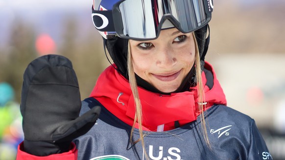 PREMIUM SKI FREESTYLE EILEEN GU - China&#039;s Eileen Gu waves to the camera after competing in the women&#039;s halfpipe skiing qualifiers of the U.S. Grand Prix and World Cup on Friday, March 19, 20 ...