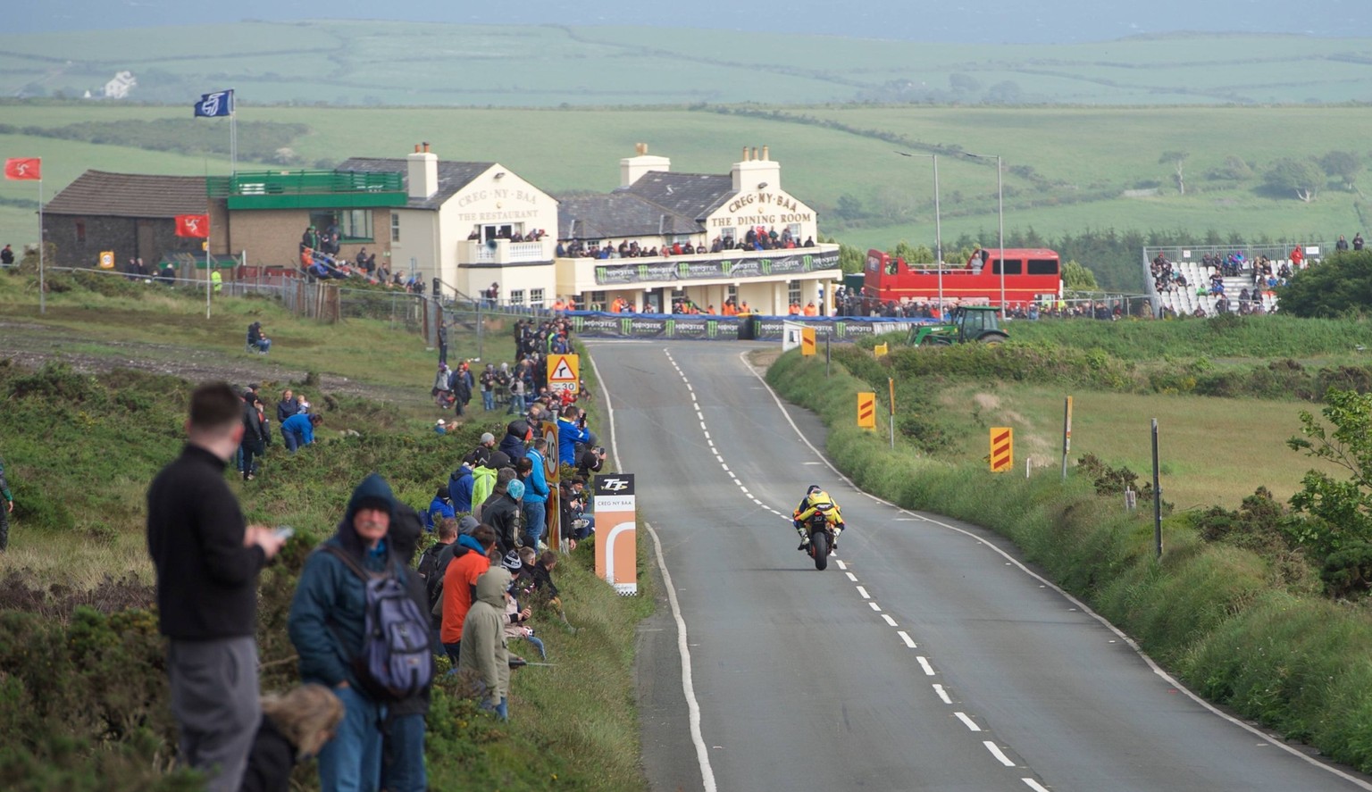 Die «Tourist Trophy» auf der Isle of Man fasziniert Töfffahrer wie -fans gleichermassen.