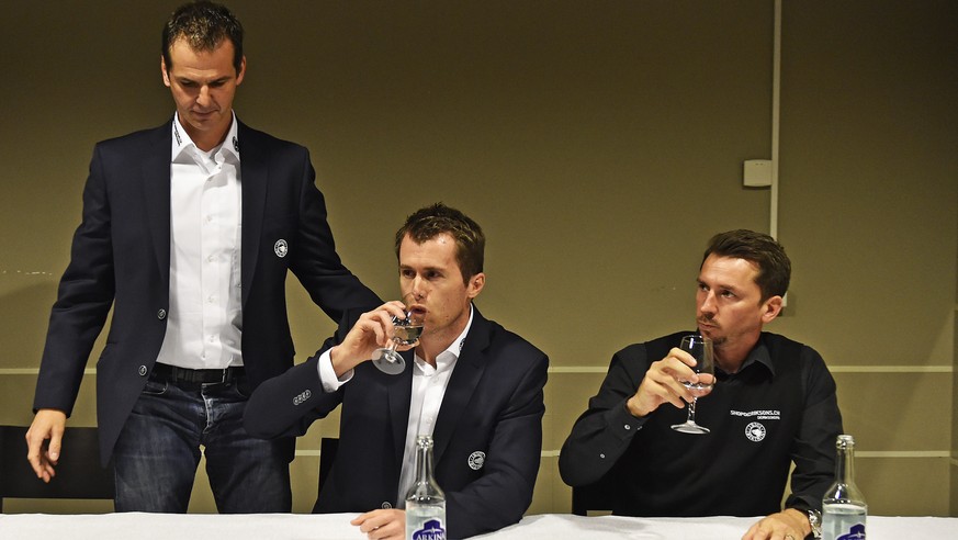 Opferte sich für seinen Bruder: Ex-Sportchef Sven Leuenberger (links) mit Nachfolger Alex Chatelain und Meistertrainer Lars Leuenberger.