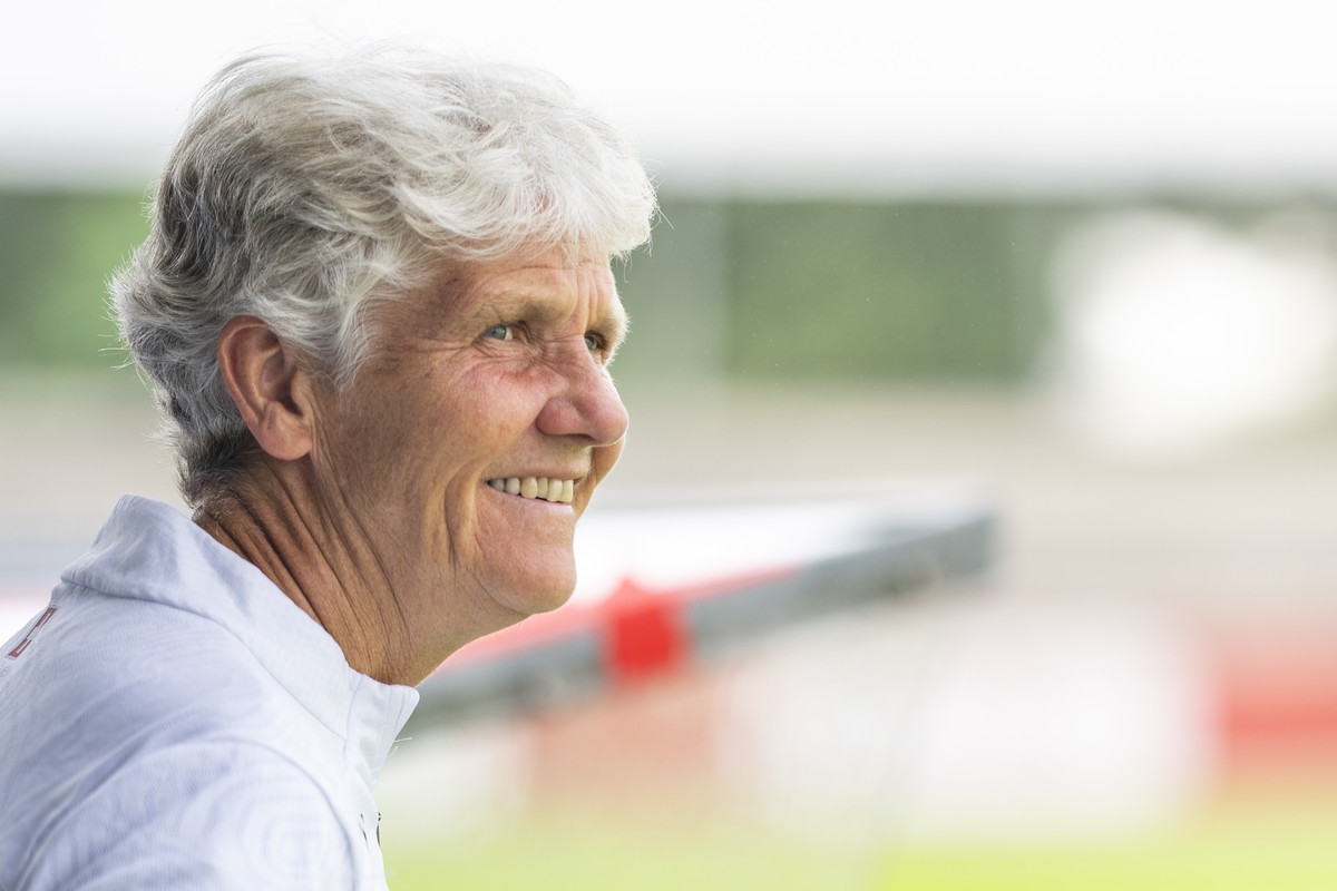 Cheftrainerin Pia Sundhage vor einem Training der Schweizer Frauen Fussball Nationalmannschaft, am Dienstag, 10. Juni 2025 in Grenchen. Das Schweizer Frauen Nationalteam befindet sich im Vorbereitungs ...