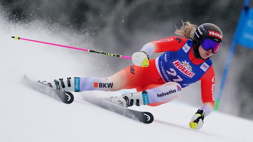 Switzerland's Vanessa Kasper speeds down the course during a women's World Cup giant slalom, in Spindleruv Mlyn, Czech Republic, Saturday, Jan. 24, 2026. (AP Photo/Pier Marco Tacca)
Vanessa  ...