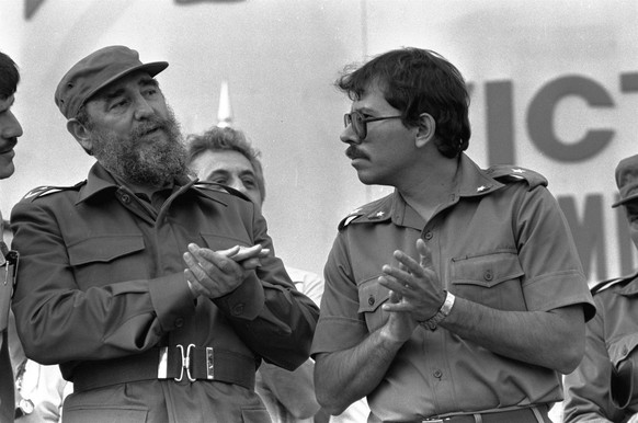 Sandinisten-Chef Daniel Ortega (r.) im Gespräch mit Fidel Castro.