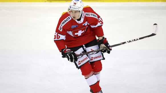 ARCHIV -- ZUM START DER EISHOCKEY WM AM FREITAG, 10. MAI 2019, STELLEN WIR IHNEN FOLGENDES BILDMATERIAL ZUR VERFUEGUNG Switzerland's defender Janis Moser skates, during a friendly international ...