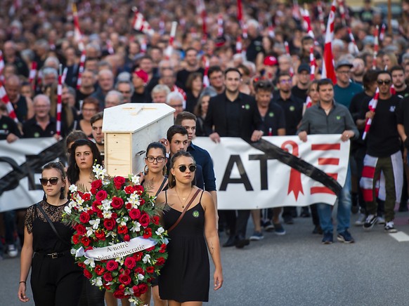 Moutiers Separatisten zogen Ende August nach dem Urteil des bernischen Verwaltungsgerichts in einem &quot;Trauerzug&quot; durch das Städtchen.